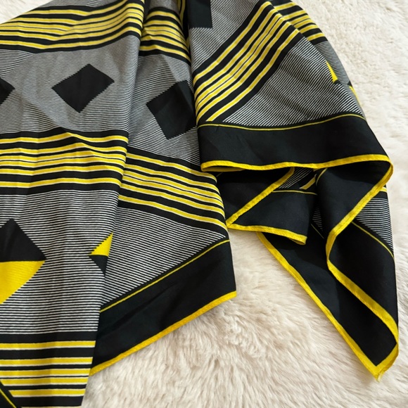 Vintage printed scarf - Picture 4 of 4